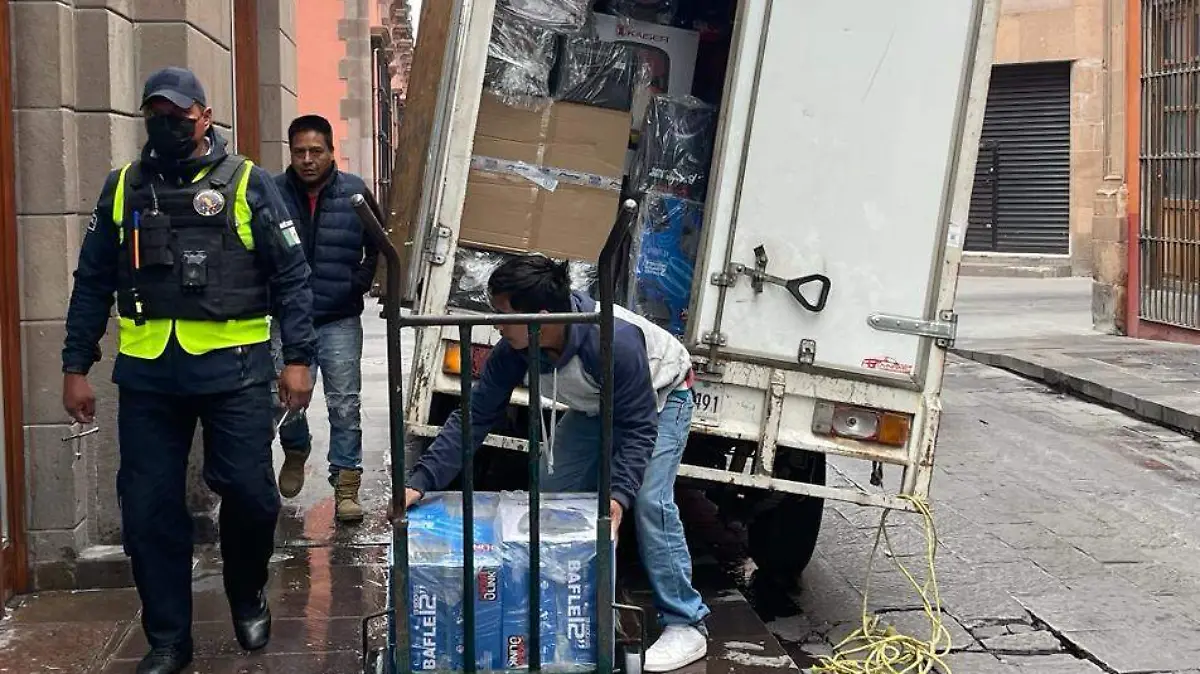 Caos vial en centro histórico