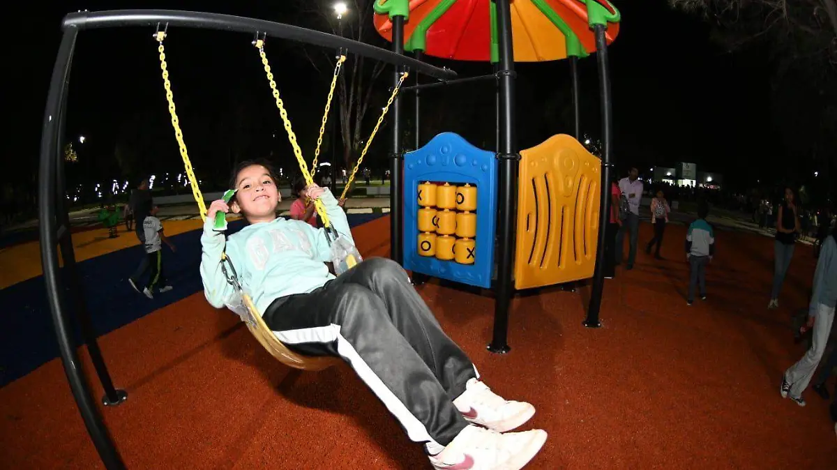 Niñas y niños disfrutaron del parque