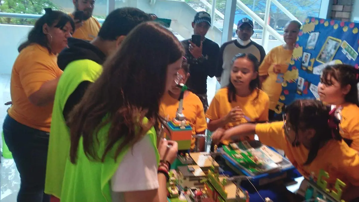 escuelas evento Robotix (6)