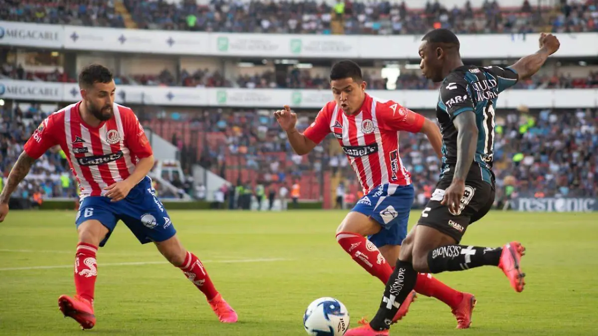 Atletico de San Luis vs Gallos