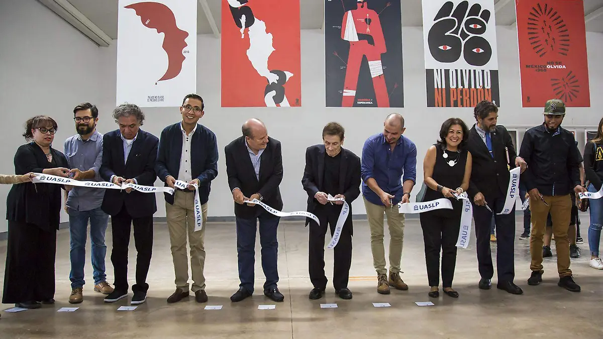 INAUGURACION DE EXPOSICION IMAGEN DE LA MEMORIA CASA CARTEL UASL9030 (3)