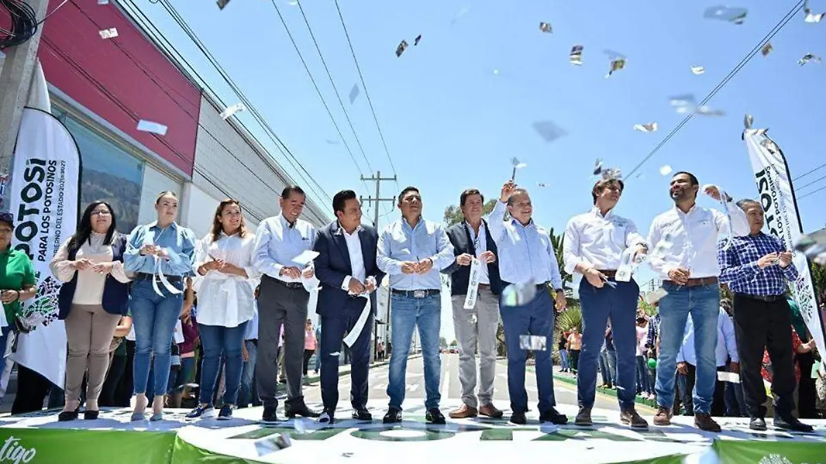 INICIA RECONSTRUCCION DE AV. CFE