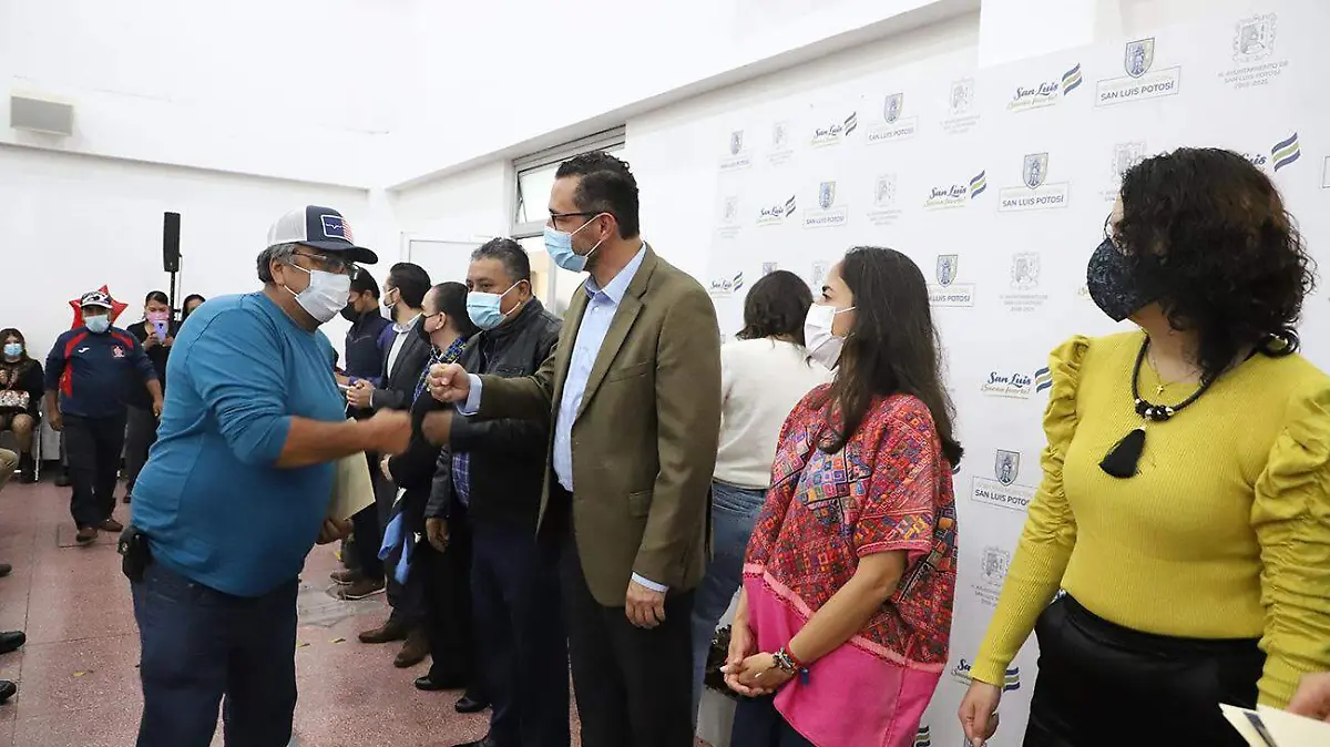 ENTREGA DE REC A JUBILADOS 6