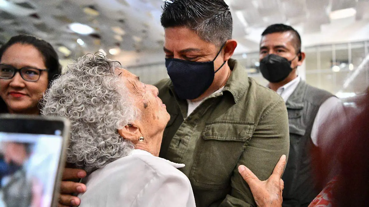 El gobernador apoya a madres potosinas