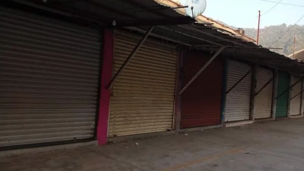 Por la mañana muchos comerciantes prefirieron no abrir sus negocios