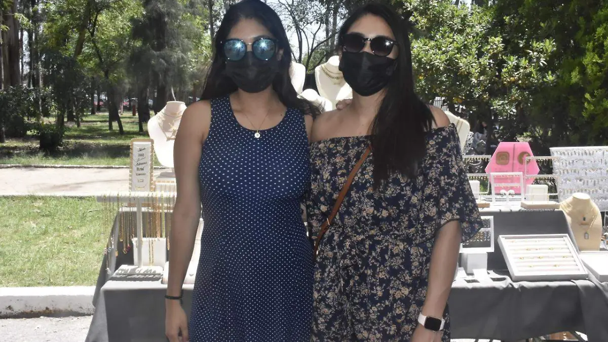 Brenda y Denisse Barbosa 1