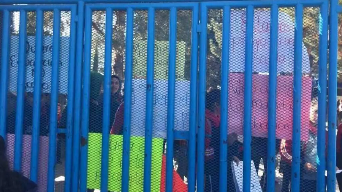 Estudiantes protestan