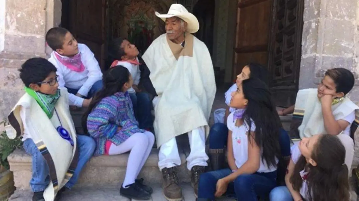 Desarrollan taller cine mudo