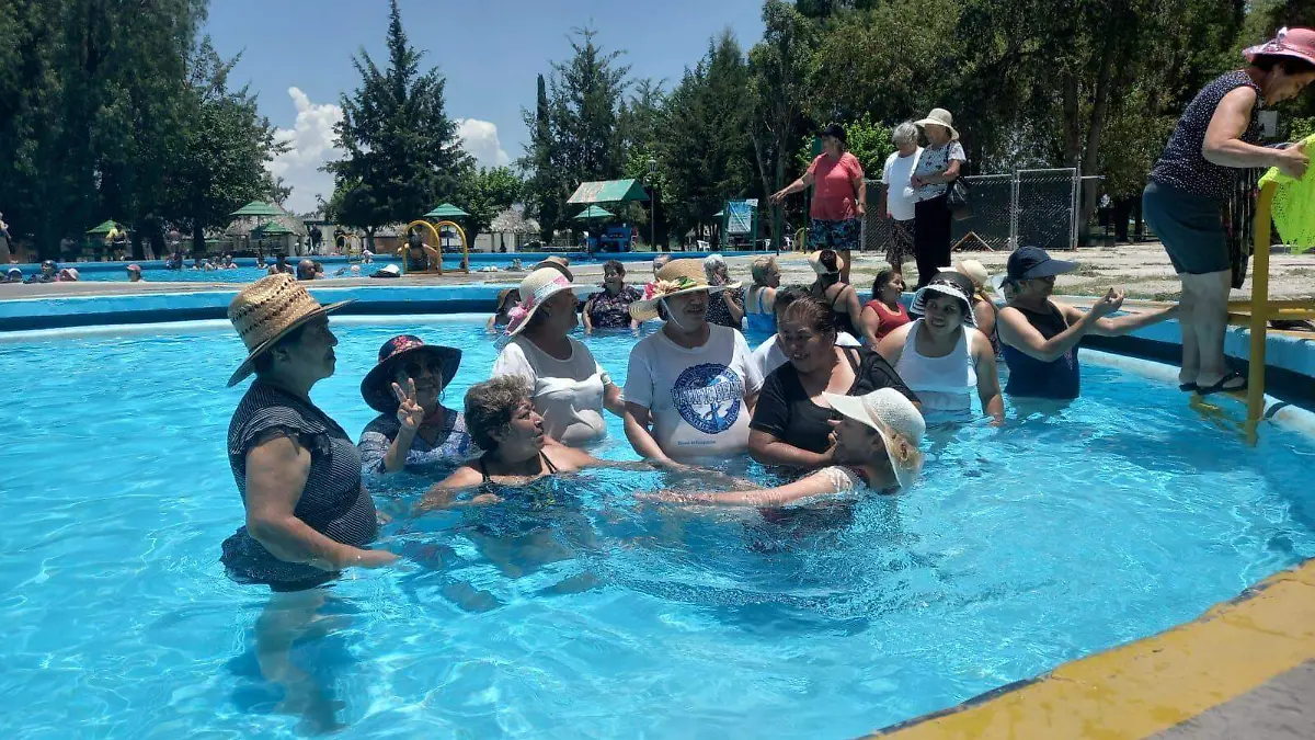 Adultos mayores visitan Gogorrón DIF (3)