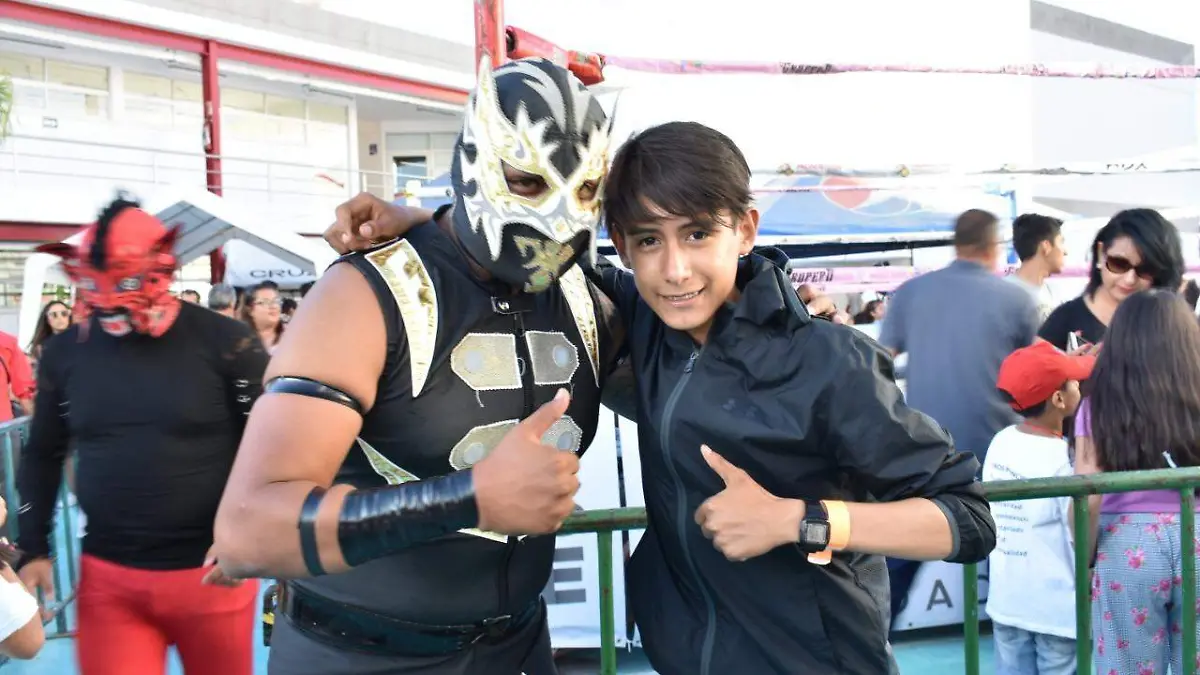 niño y luchador