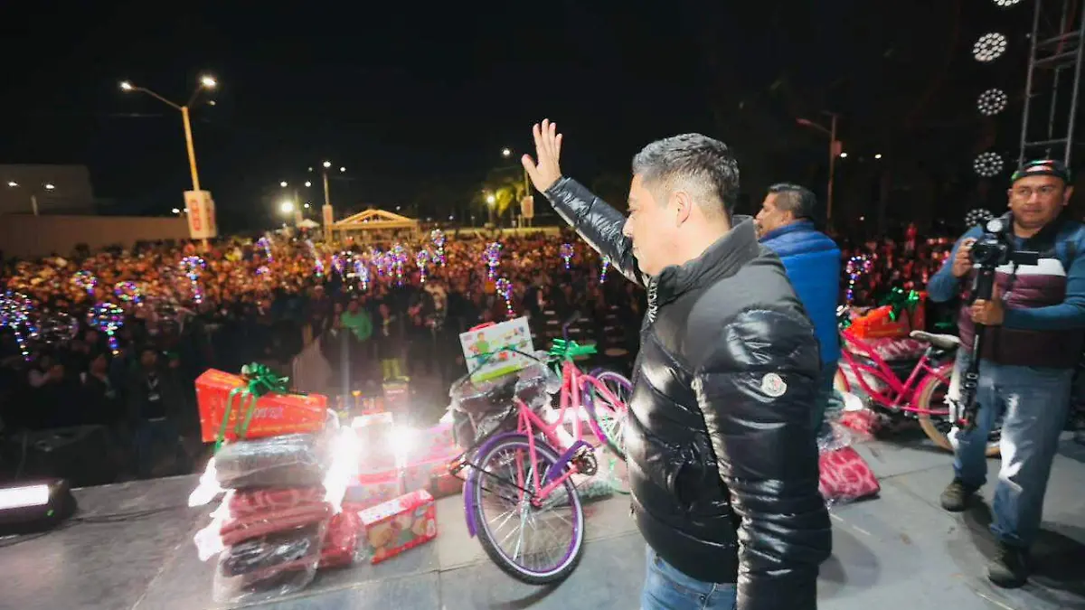 Banda Adictiva en posada navideña (6)