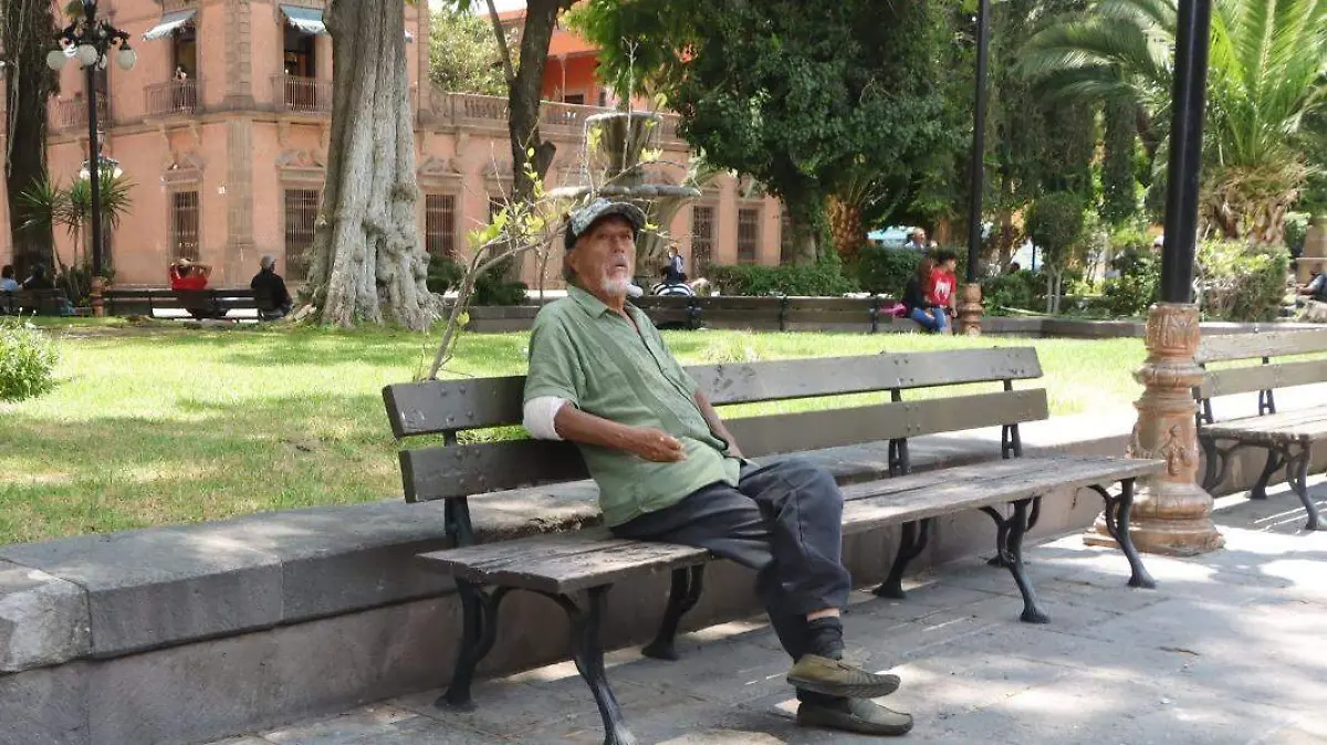 reprocha la iglesia abandono de adultos mayores CR (2)