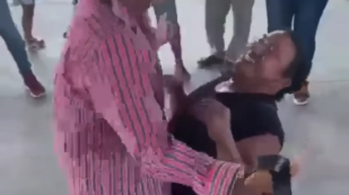 Así el baile erótico de un candidato en la huasteca potosina