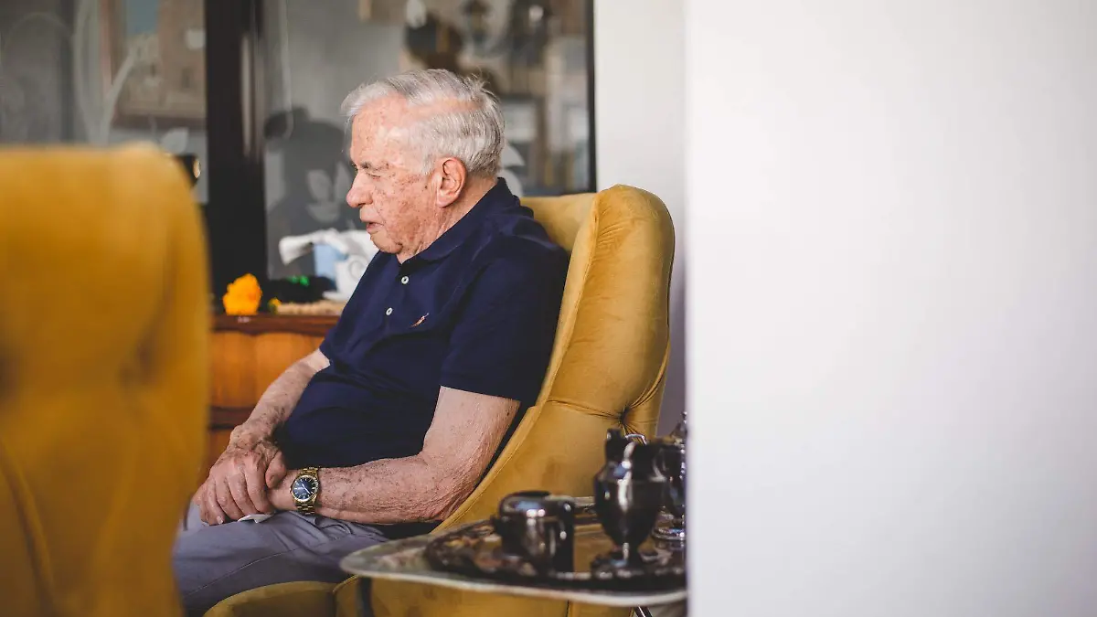 señor Luis Costanzo