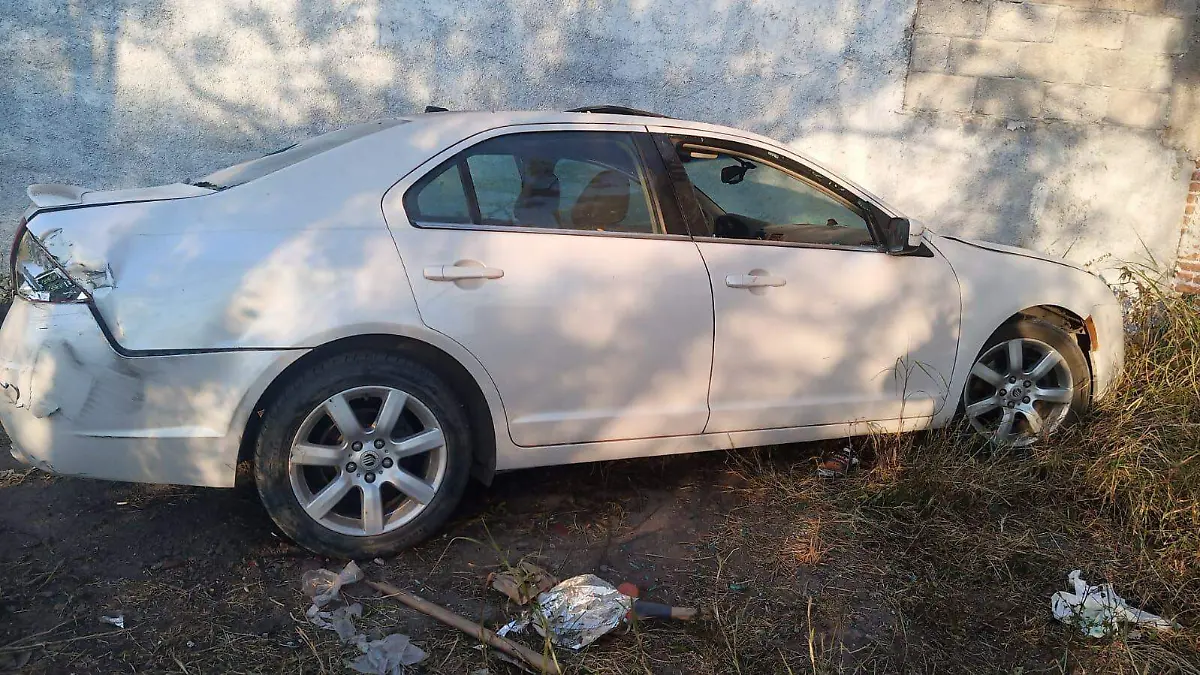 Vehículos robados en casa de seguridad blindada