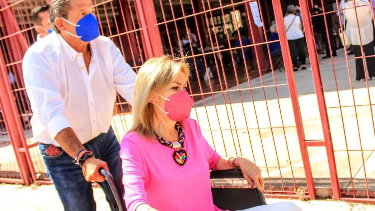 En campaña tuvieron que proseguir en silla de ruedas