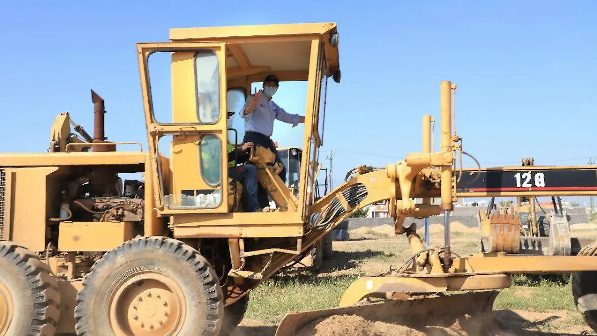 El alcalde Xavier Nava realiza obras