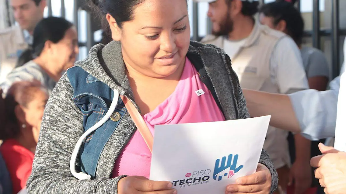 “DE PISO A TECHO ES TU DERECHO” BENEFICIARÁ A 5 MIL FAMILIAS MÁS 2  