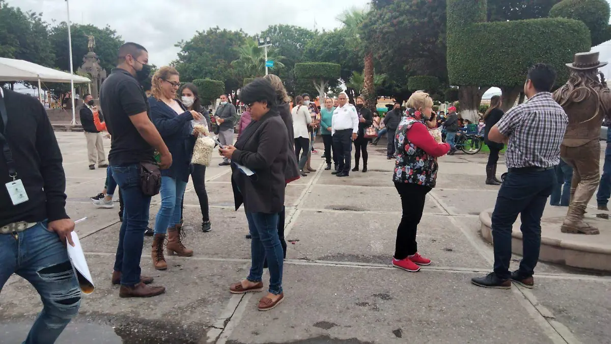desalojan plaza en soledad