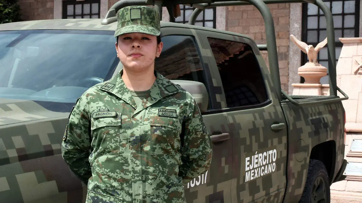 mujer soldado (1)