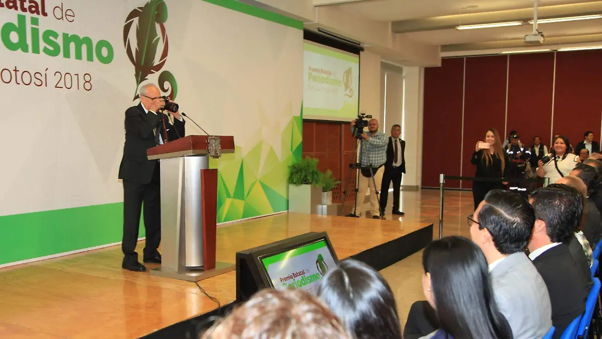 Entrega Premio 130618 (1)