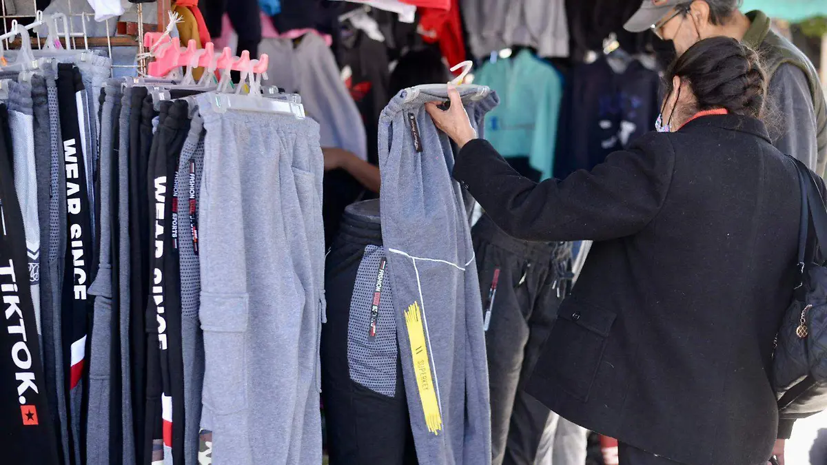 actividad comercial gente en centro (1)