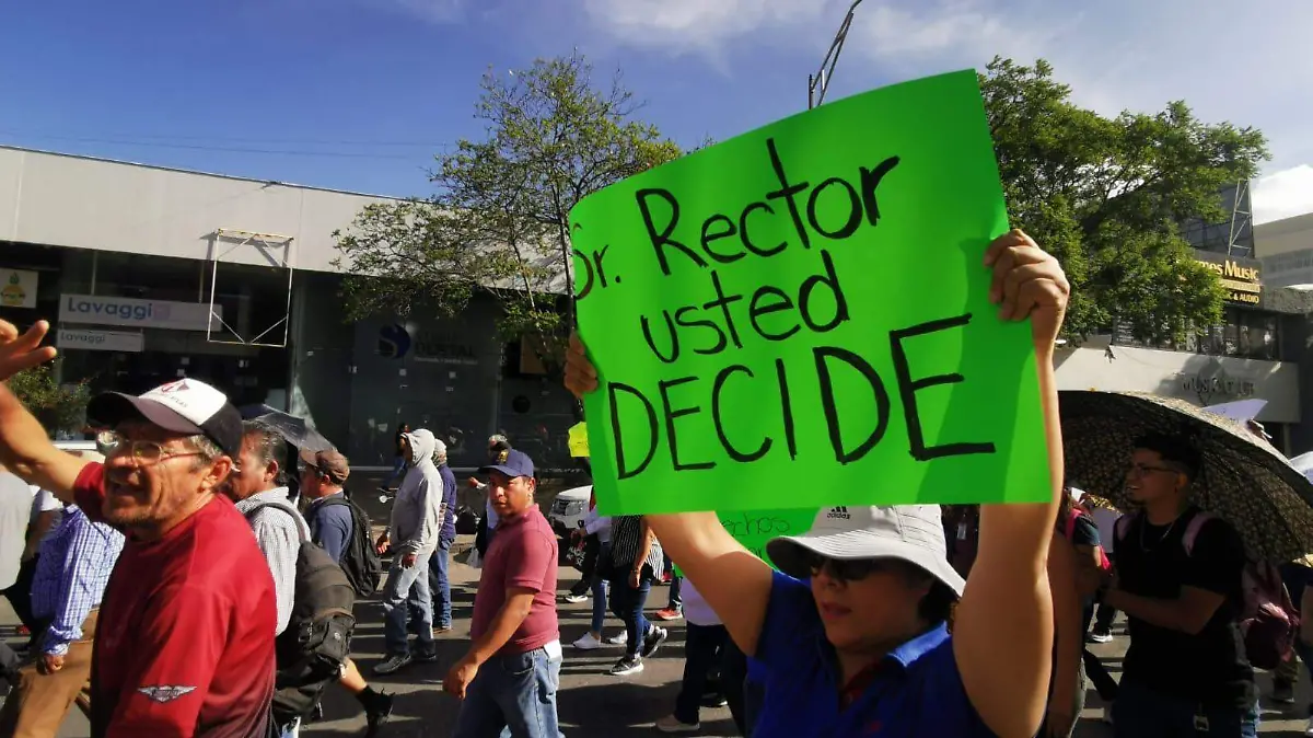Se manifiesta sindicato de la UASLP (1)