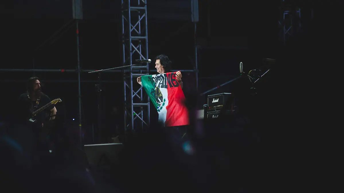 Caifanes brilló en el Estadio 8