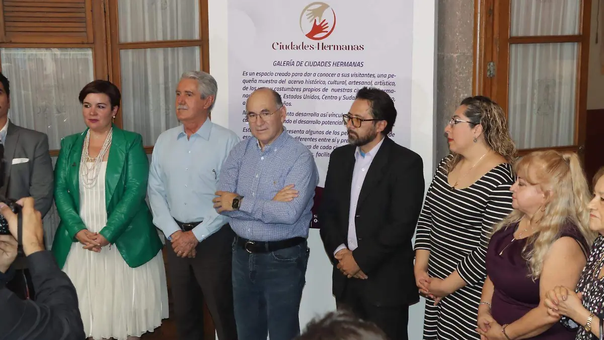 Tiene palacio galería de Ciudades Hermanas (2)