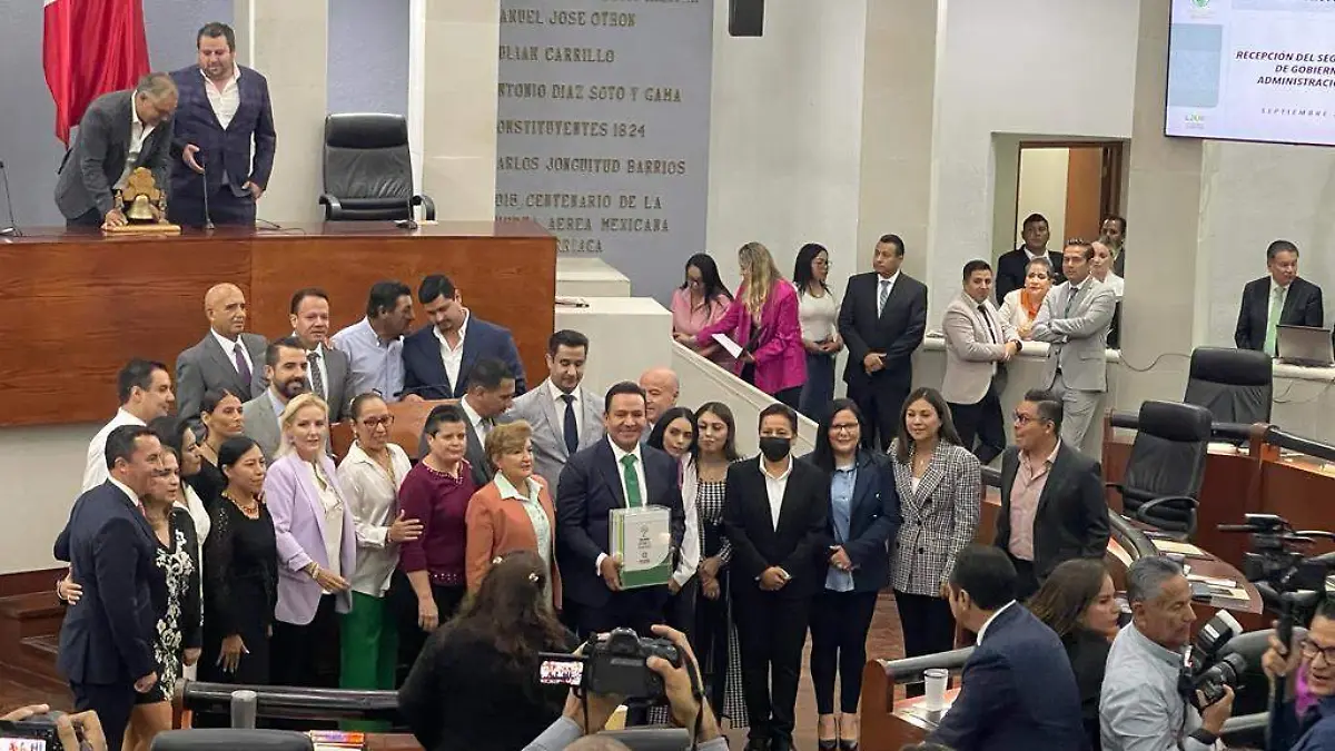 recibe congreso informe (3)