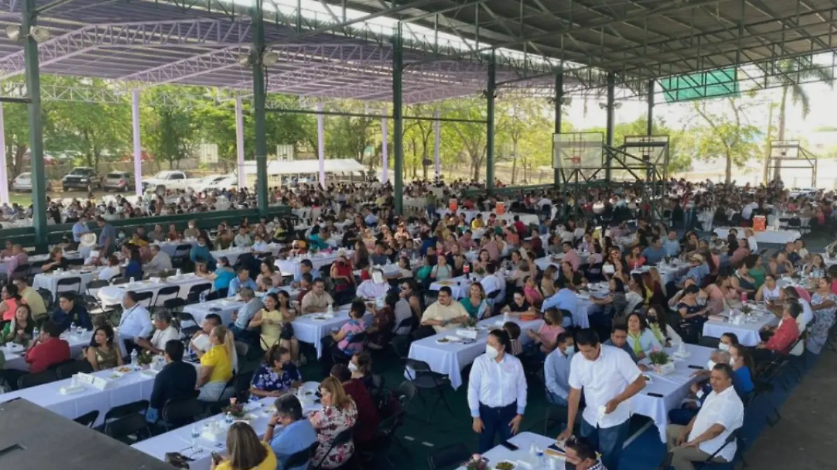 2022-05-14 14_55_46-De La Mano Del Magisterio Construiremos Una Gran Ciudad_ DAMS - Regionvalles