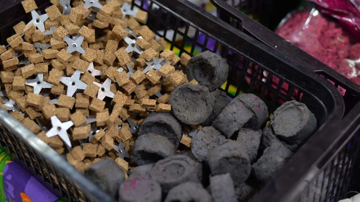 papel picado adornos para altar del día de muertos (4)