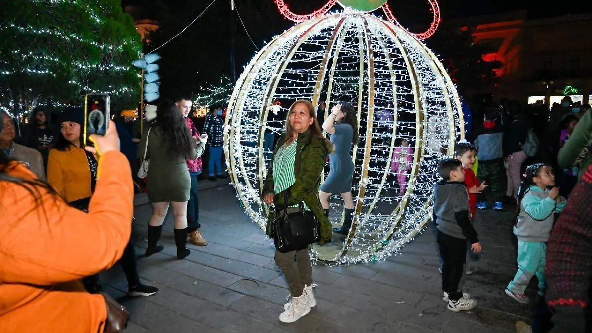 Despiden el 2022 en Palacio con gran espectáculo de luz