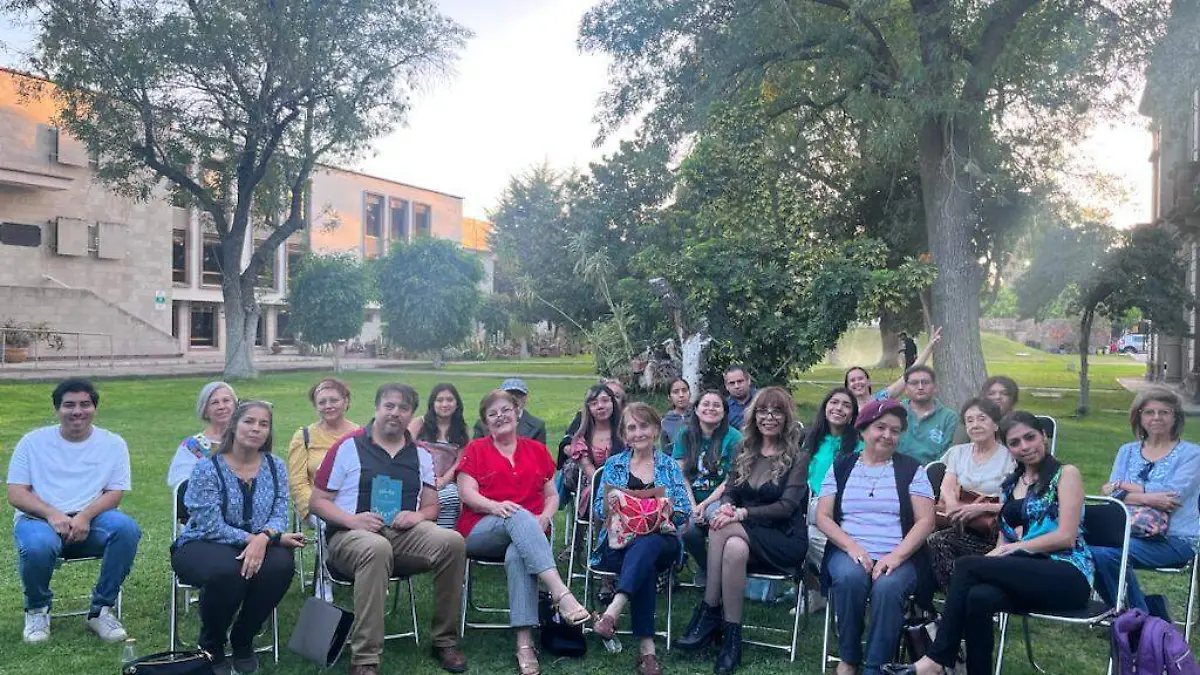 Micrófono abierto poetas  (1)