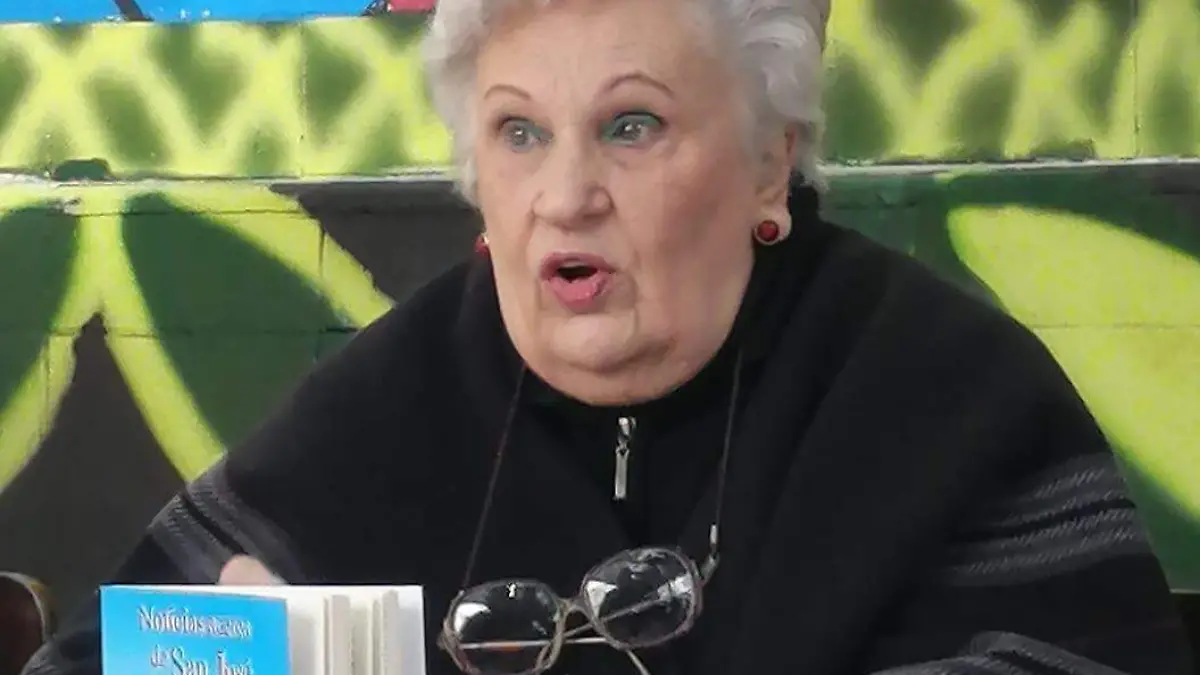 Julia Teresa Gómez Navarro, recopiladora.