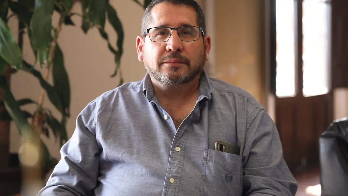 Oscar Carreon presidente club rotario