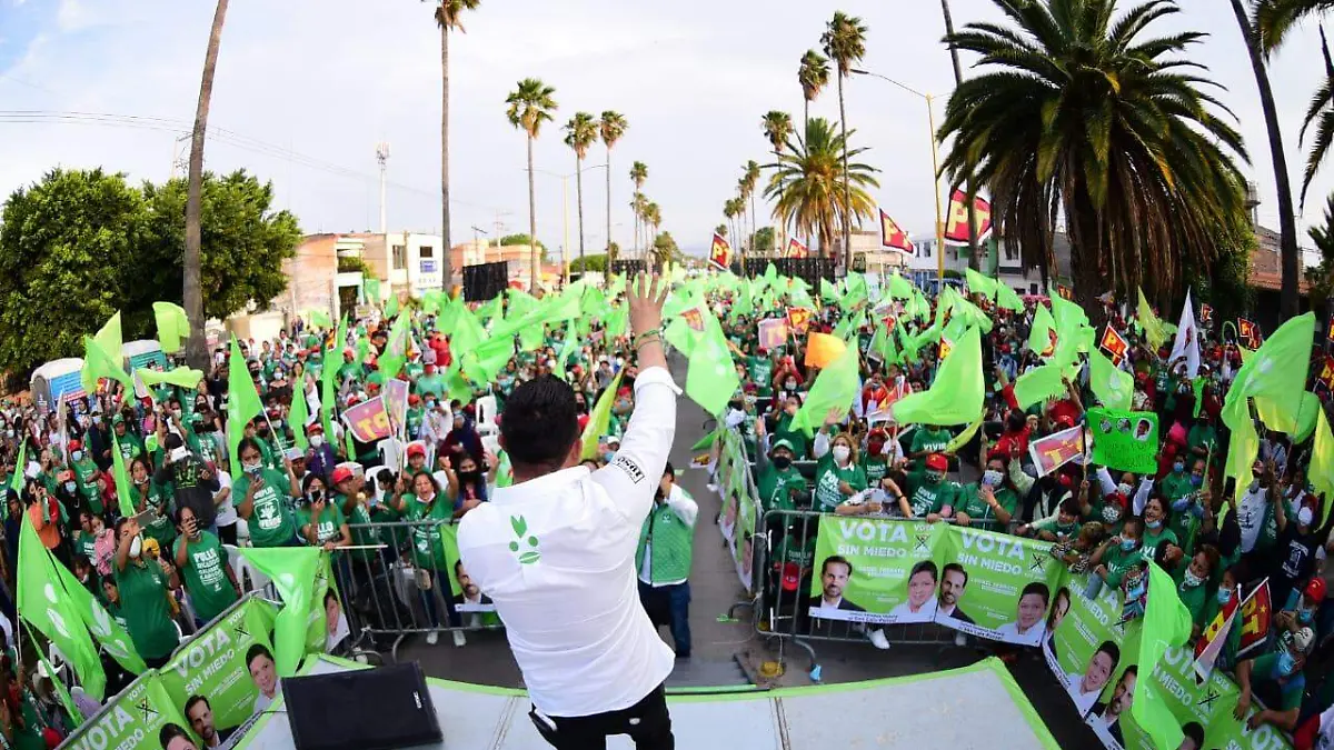 3EA762B6-619A-43C9-A716-137D4E0A033F