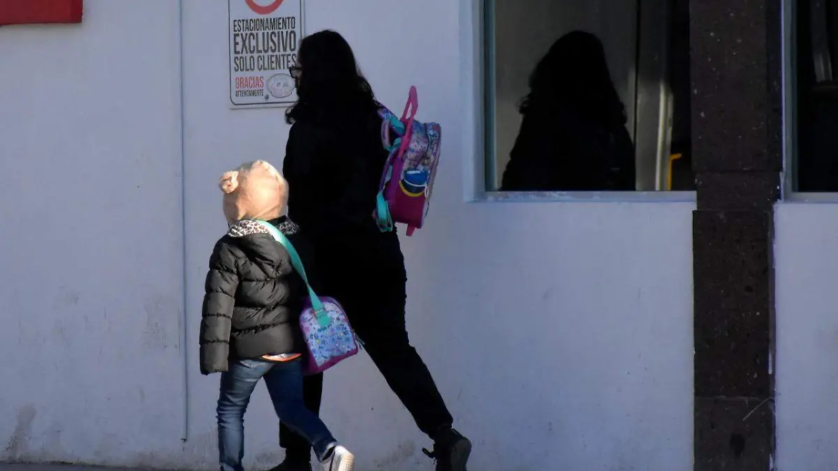 regreso a clases la escuela clase menores  (3)