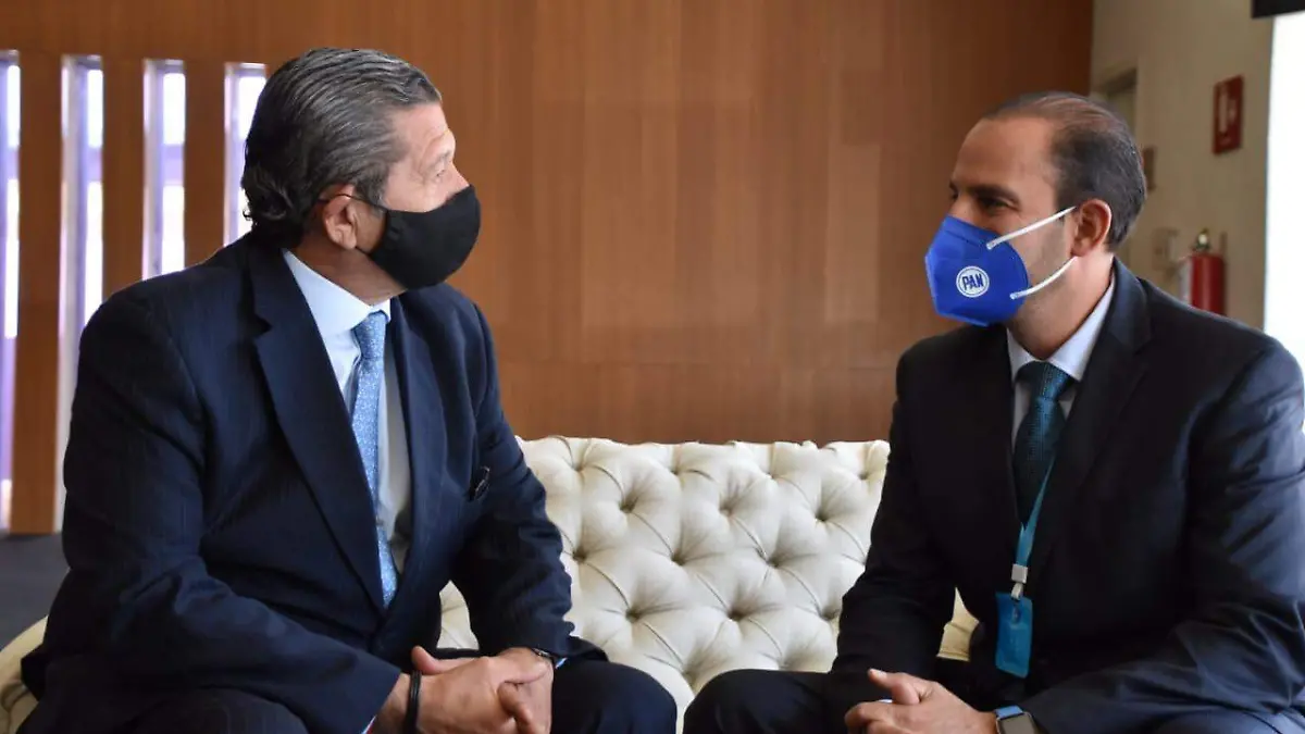 Octavio Pedroza y Marko Cortés