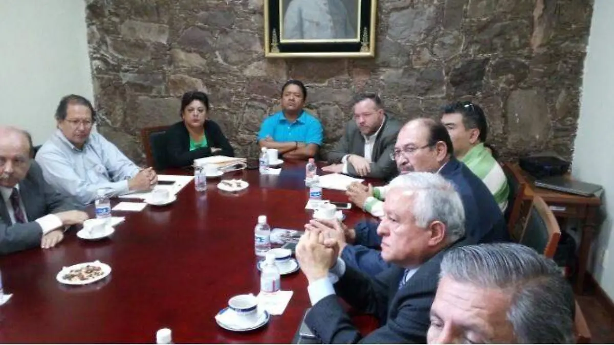 Busca Colegio de Contadores certificación de profesionistas para mejorar servicios