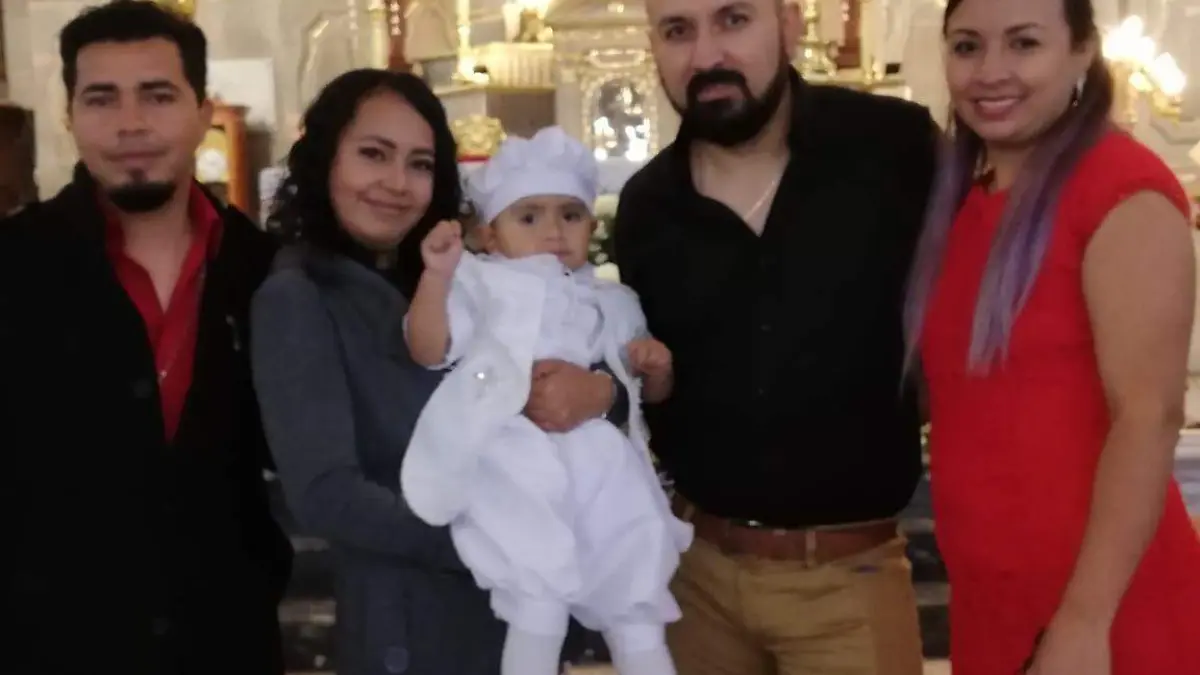 Padrinos y papas de Roberto Israel Reyes  Iliana Torres Roberto Torres y Martha