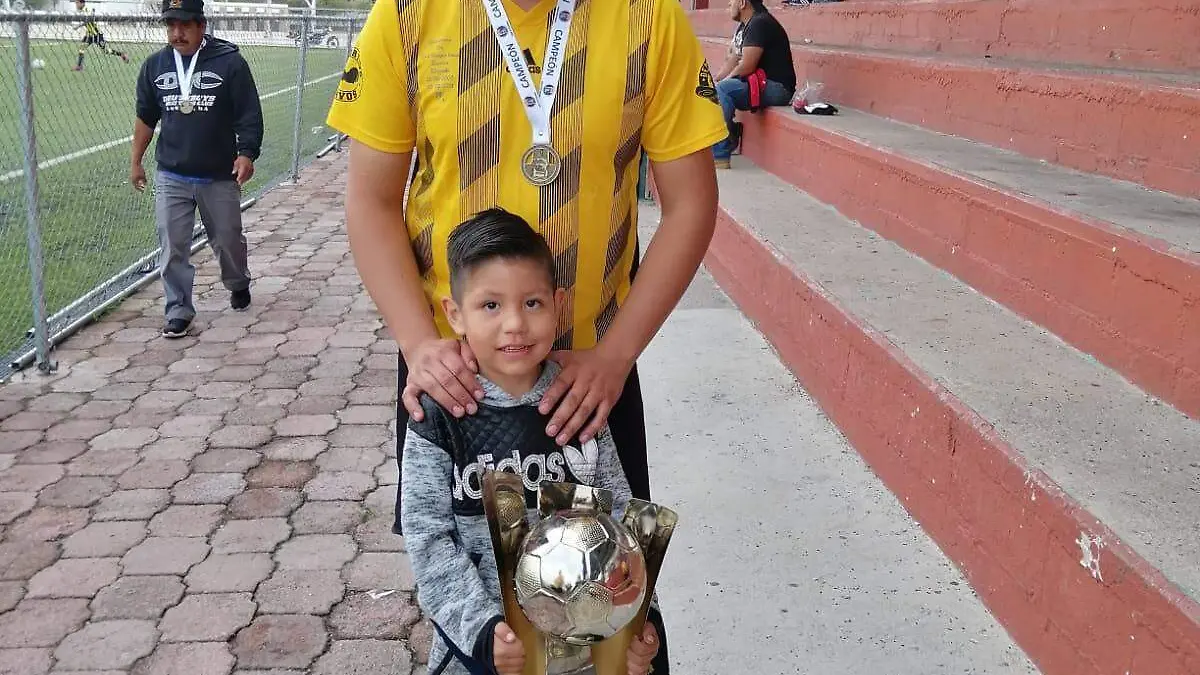 También forjan en la disciplina del deporte.