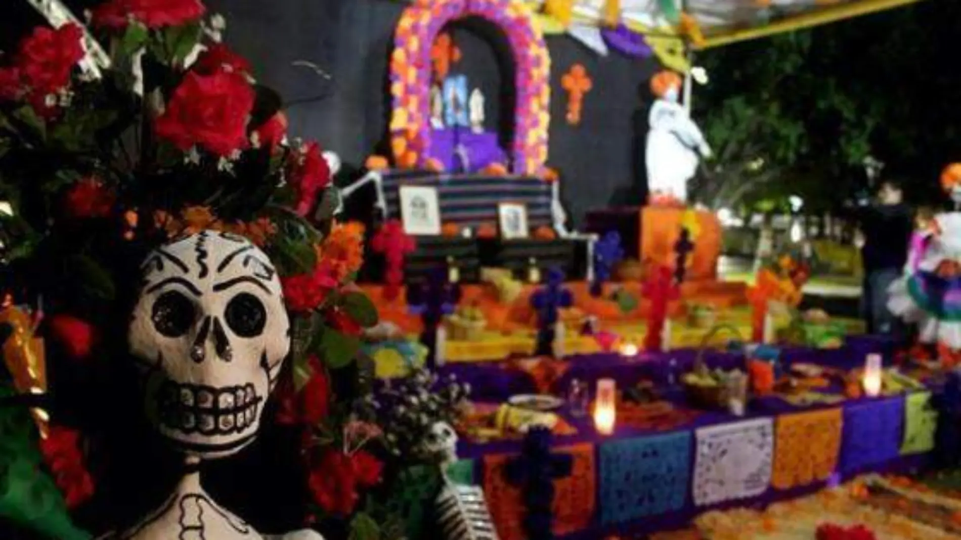 decoracion-de-un-altar-de-muertos