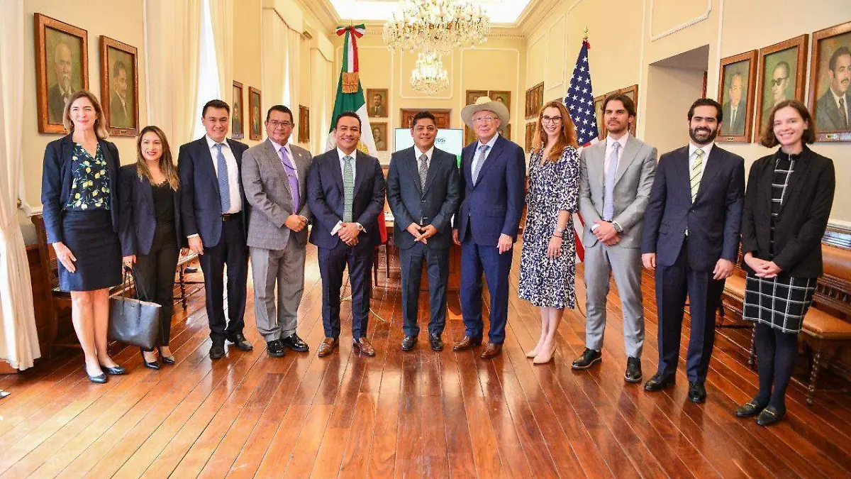 embajador de EU gobedo