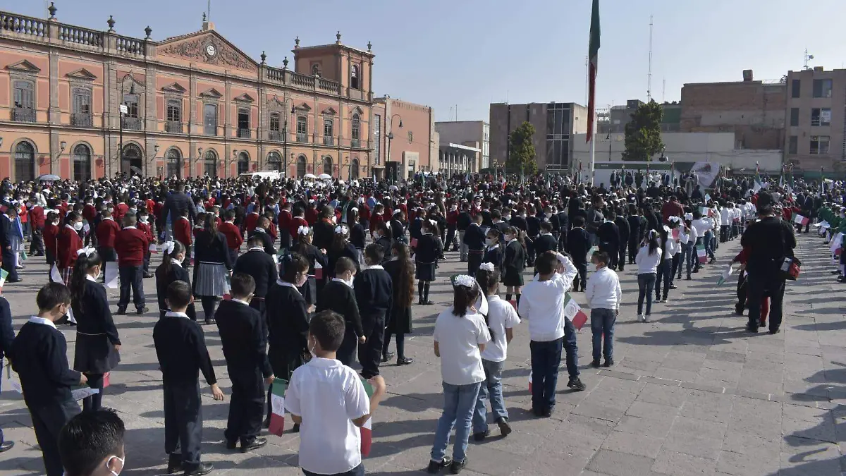 conmemoran dia de la bandera