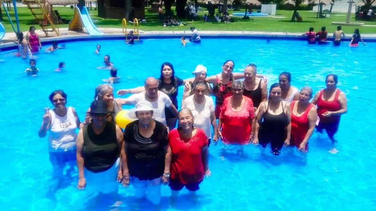 Red de adultos mayores cierra actividades con paseo en centro vacacional