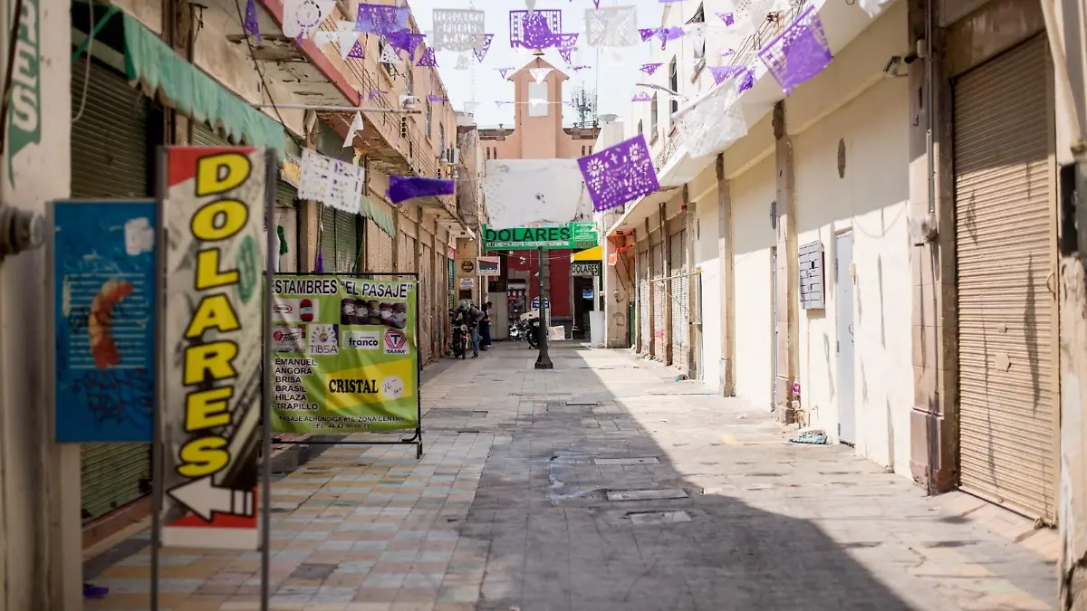 Corredor central del edificio La Alhóndiga 1