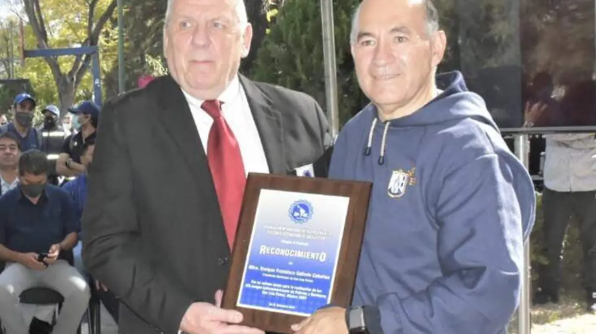 19e590ff-88e5-4d29-b7d5-9dd7aa852359