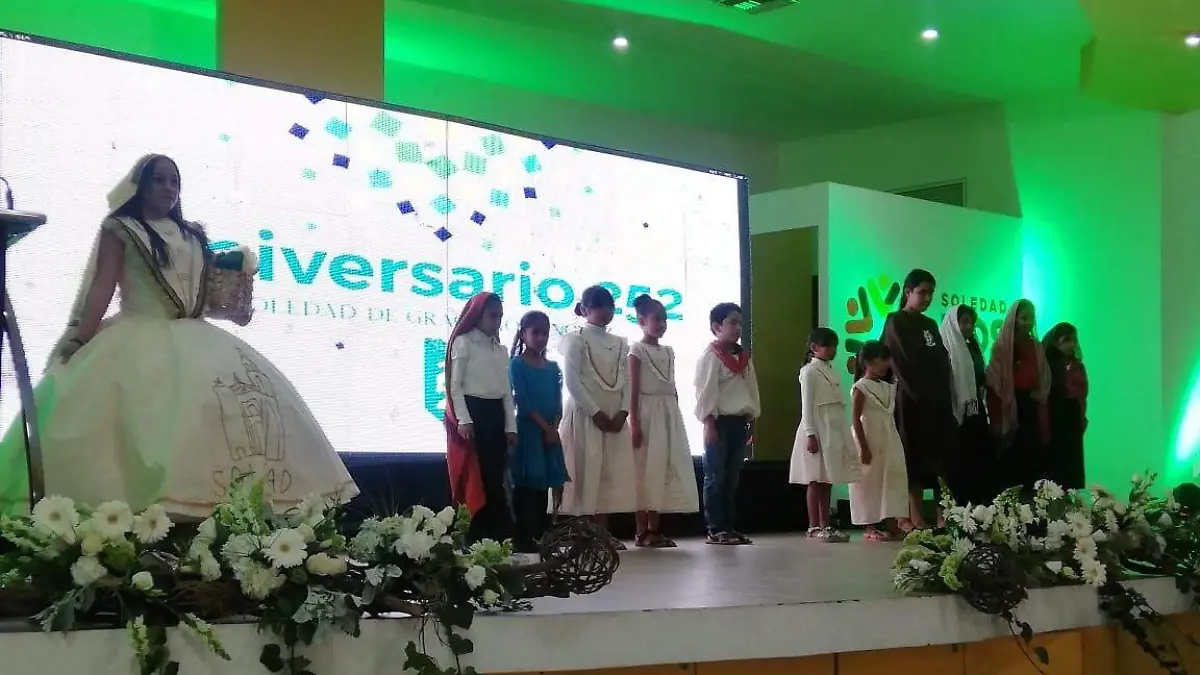 Entregan reconocimientos a soledenses distinguidos 3