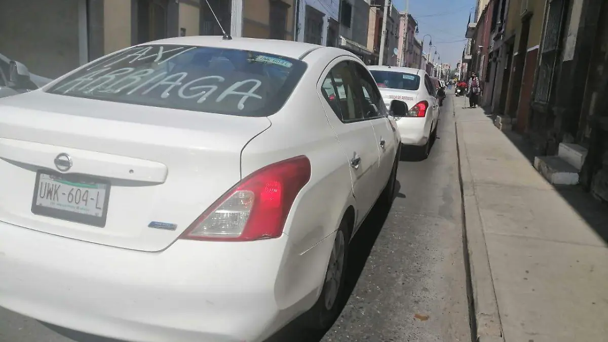 taxistas se manifiestan 2